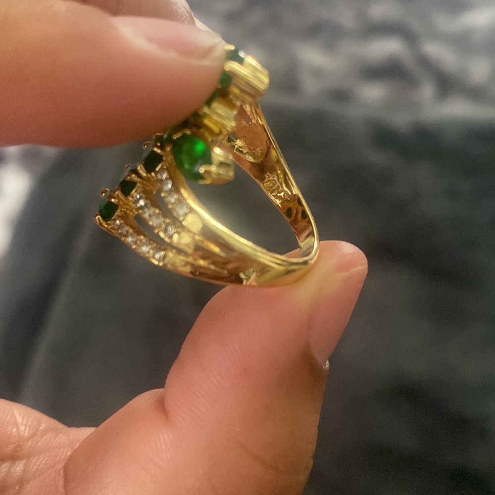 Beautiful Ring - Picture 6 of 6